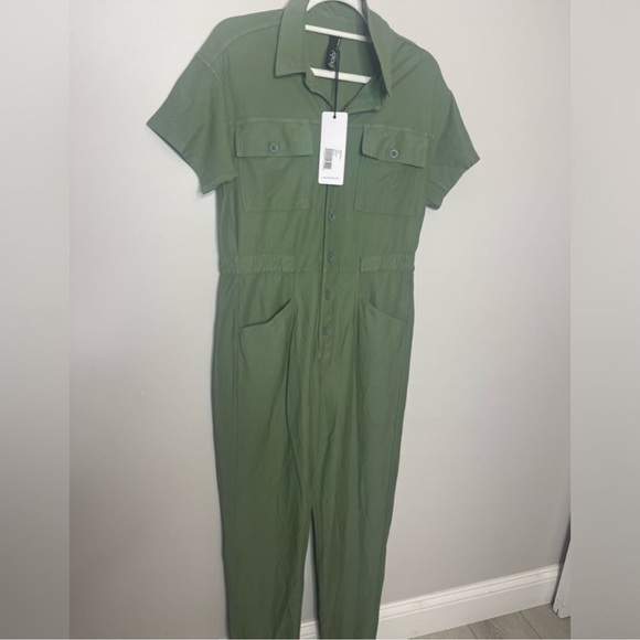 NWT Bobi Los Angeles short sleeve button front jogger jumpsuit, green - Picture 3 of 5